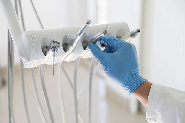 Professional Tooth Extraction technician working in Uvalde Estates, TX